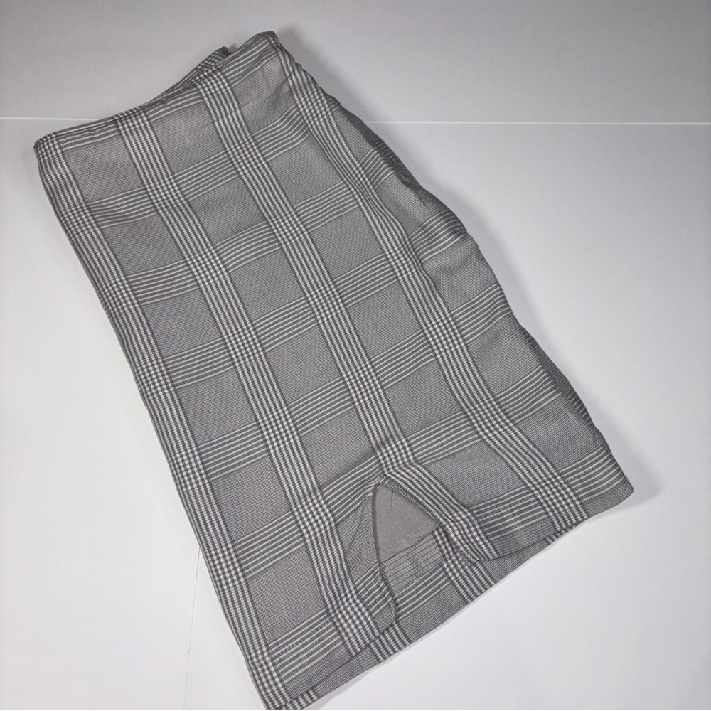 Abercrombie & Fitch High Waisted plaid skirt, side zipper.SizeM